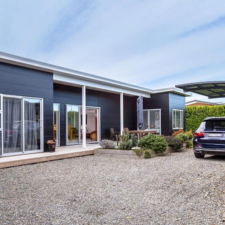 Wine Country Bach Villa Martinborough Exterior photo